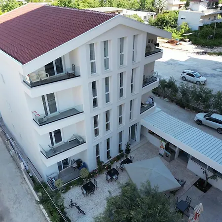 Noel מלון דירות Vlorë